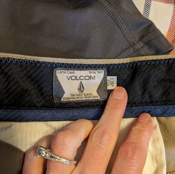 Volcom Tan Flat Feont Shorts - Picture 2 of 3